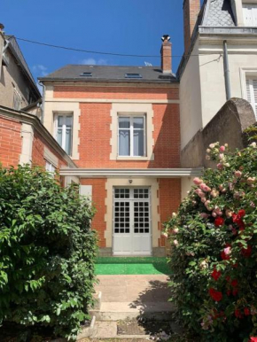La Maison au Pied du Château